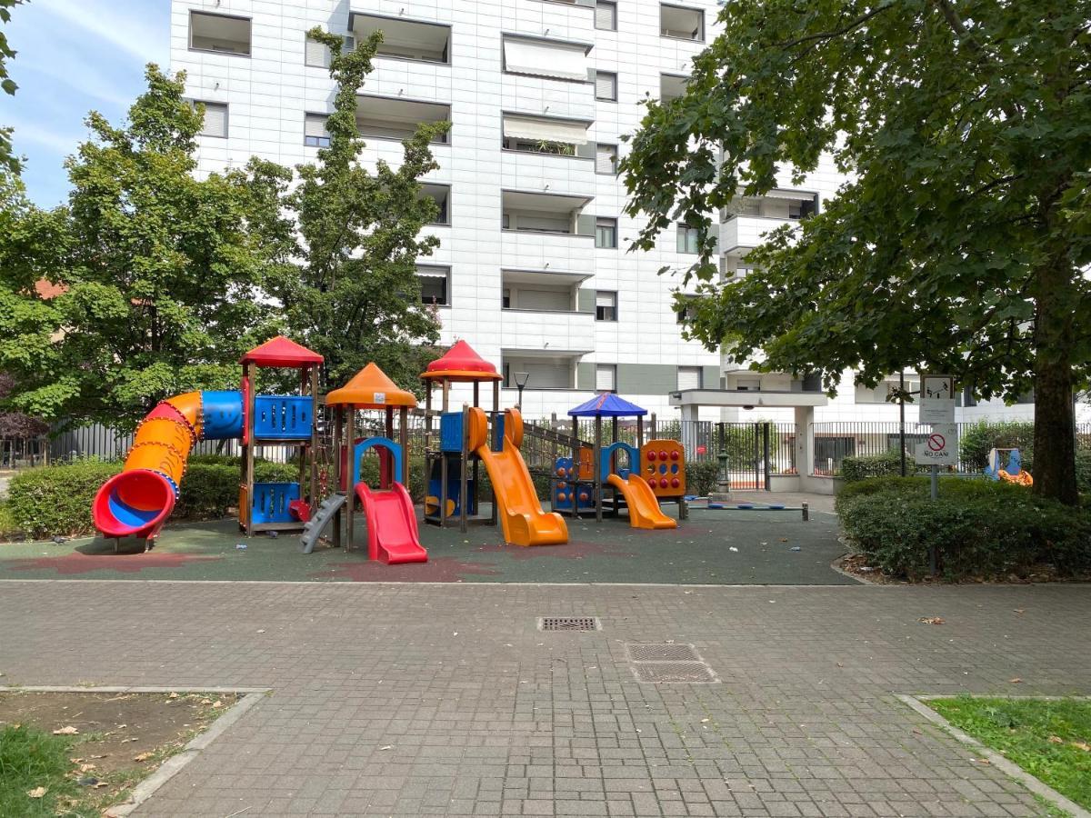 Appartamento Sulla Metro 3 Gialla Maciachini Милан Экстерьер фото